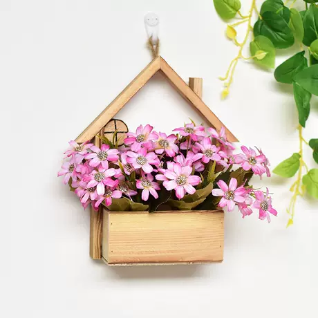 Wooden house + rose daisy