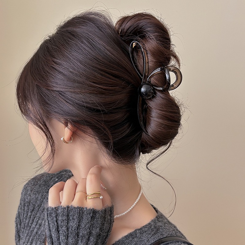 韓国のアクリルのヘアピンの女性の後頭部のヘアクリップの頭飾りネットの赤い真珠のクリップの気質の愛のサメのクリップ