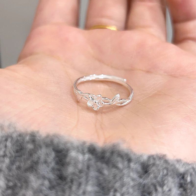 Vine Daisy Flower Ring Women's Niche Design Light Luxury High-End 2025 New Adjustable Index Finger Ring Vine Daisy Flower Ring Women's Niche Design Light Luxury High-End 2025 New Adjustable Index Finger Ring