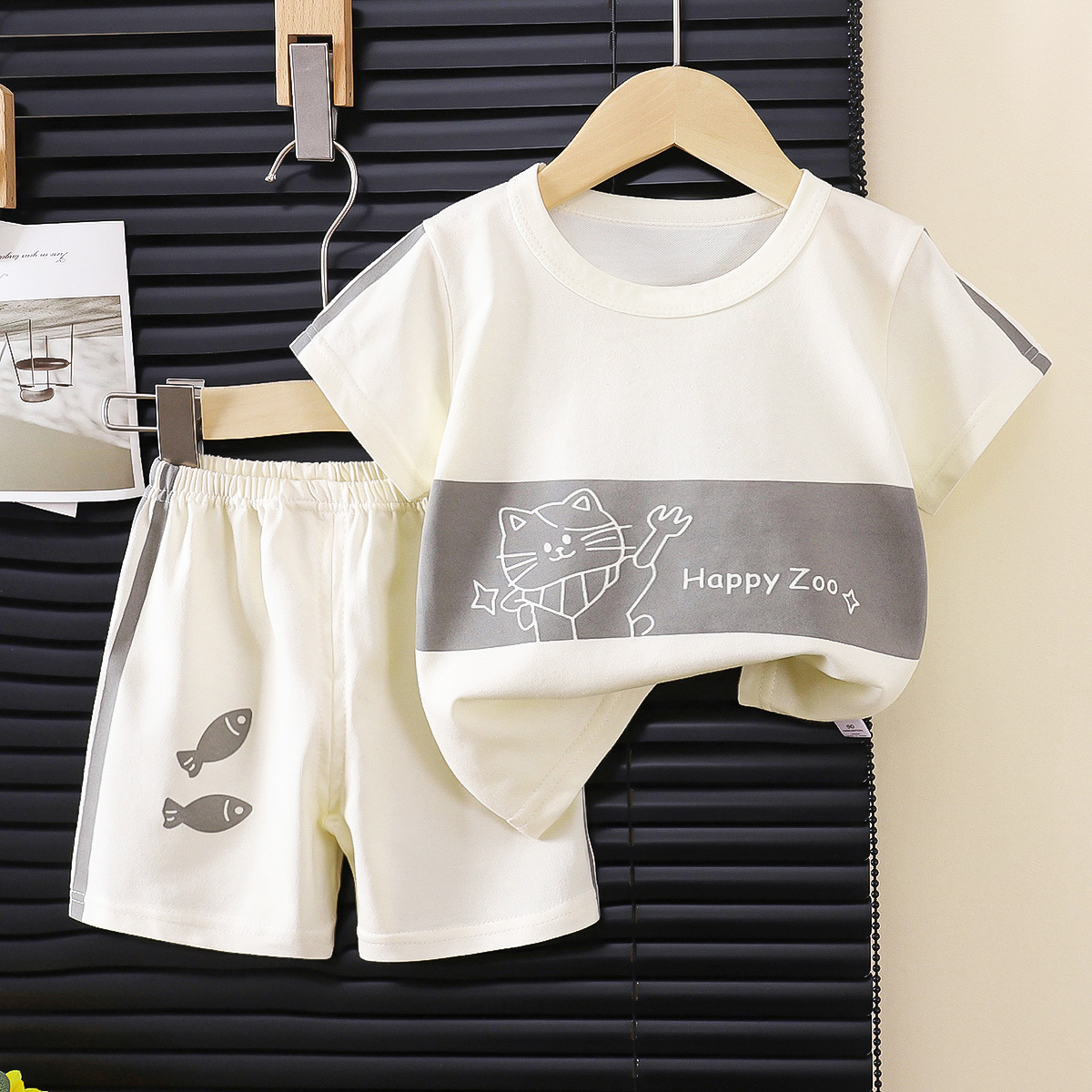 2025 nuevo traje de manga corta para niños a rayas niña niño camiseta verano bebé ropa para bebés ropa para niños coreanos