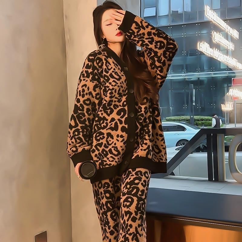 新款睡衣女秋冬珊瑚绒家居服豹纹法兰绒加绒加厚保暖套装可外穿|undefined