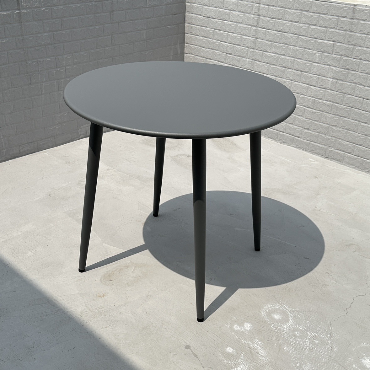 Mesa redonda de acero al carbono impermeable para exterior, balcón, bar o restaurante