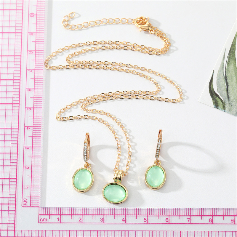 European Retro Simple Green Oval Opal Rhinestone Earrings Necklace Wholesale display picture 2