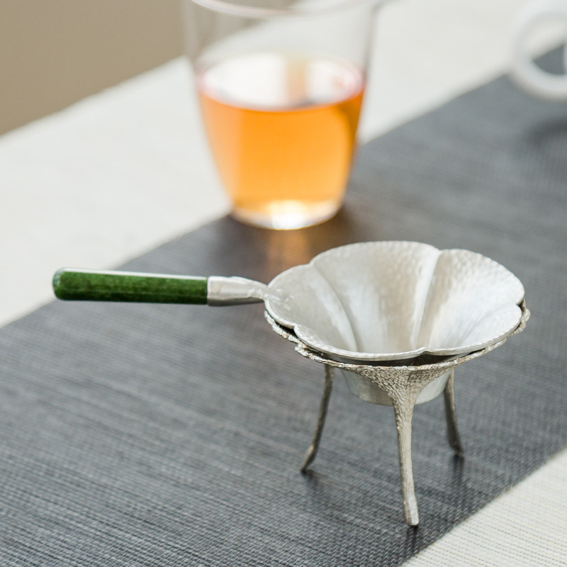 Fábrica al por mayor hecho a mano puro estaño colador de té Filtro de té flor creativa Filtro de residuos de té neto bandeja de té accesorios de té