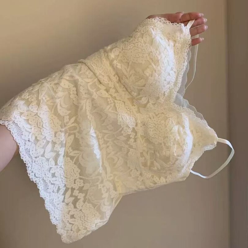 Spring and Summer New Style Lace V-Neck Vest-Style Underwear with Breast Pads for Women, Suitable for Wearing Inside or Outside, Slim Fit and Flattering Base Top