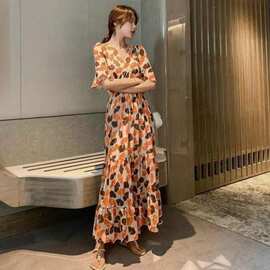2025夏季新款油画姐妹女装小雏菊长裙显瘦喇叭袖度假碎花连衣裙女