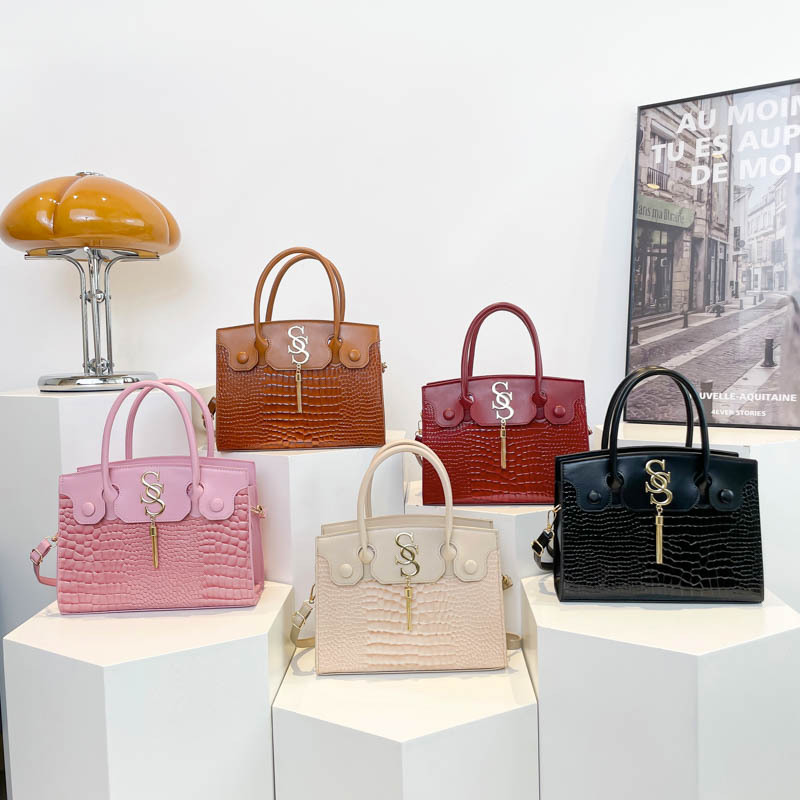 Bolso coreano de moda de este año 2024 invierno nuevo estilo estilo occidental pequeño bolso de mensajero de textura fresca pequeño bolso cuadrado