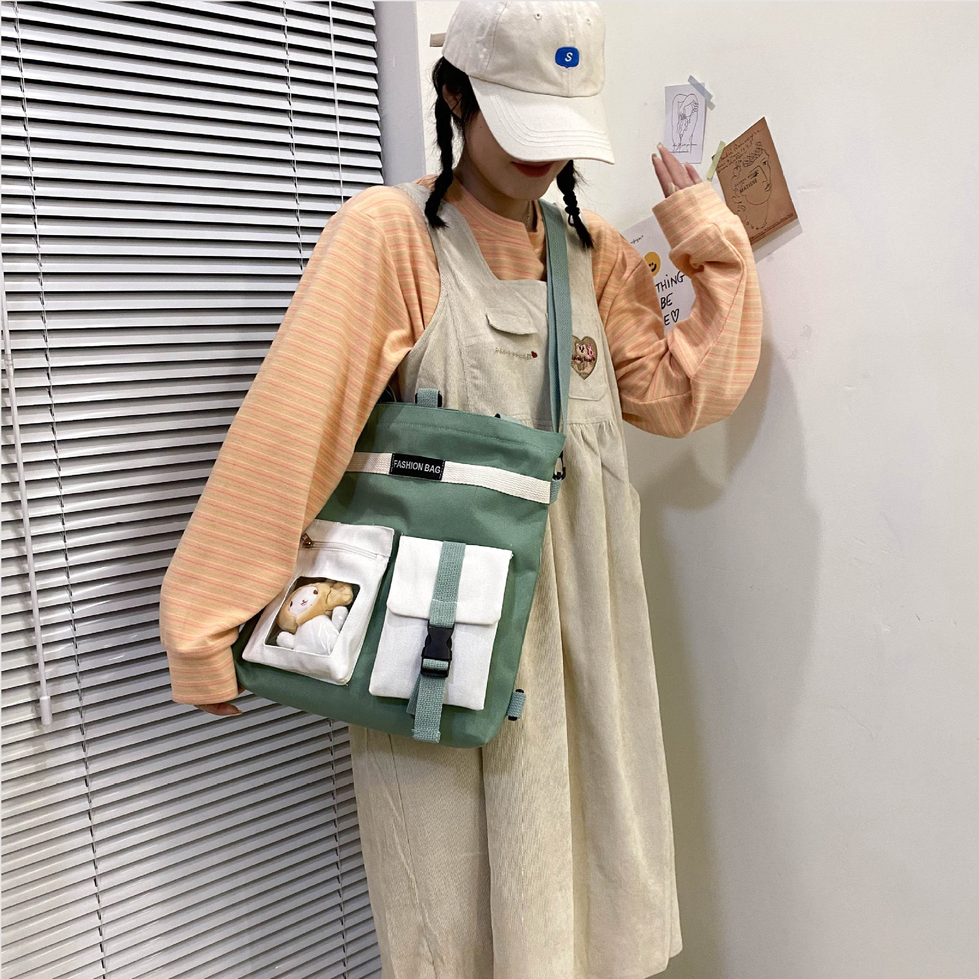 Factory wholesale 2021 new Korean-style canvas handbags, large-capacity multi-functional student cloth bags, four-use bags undefined