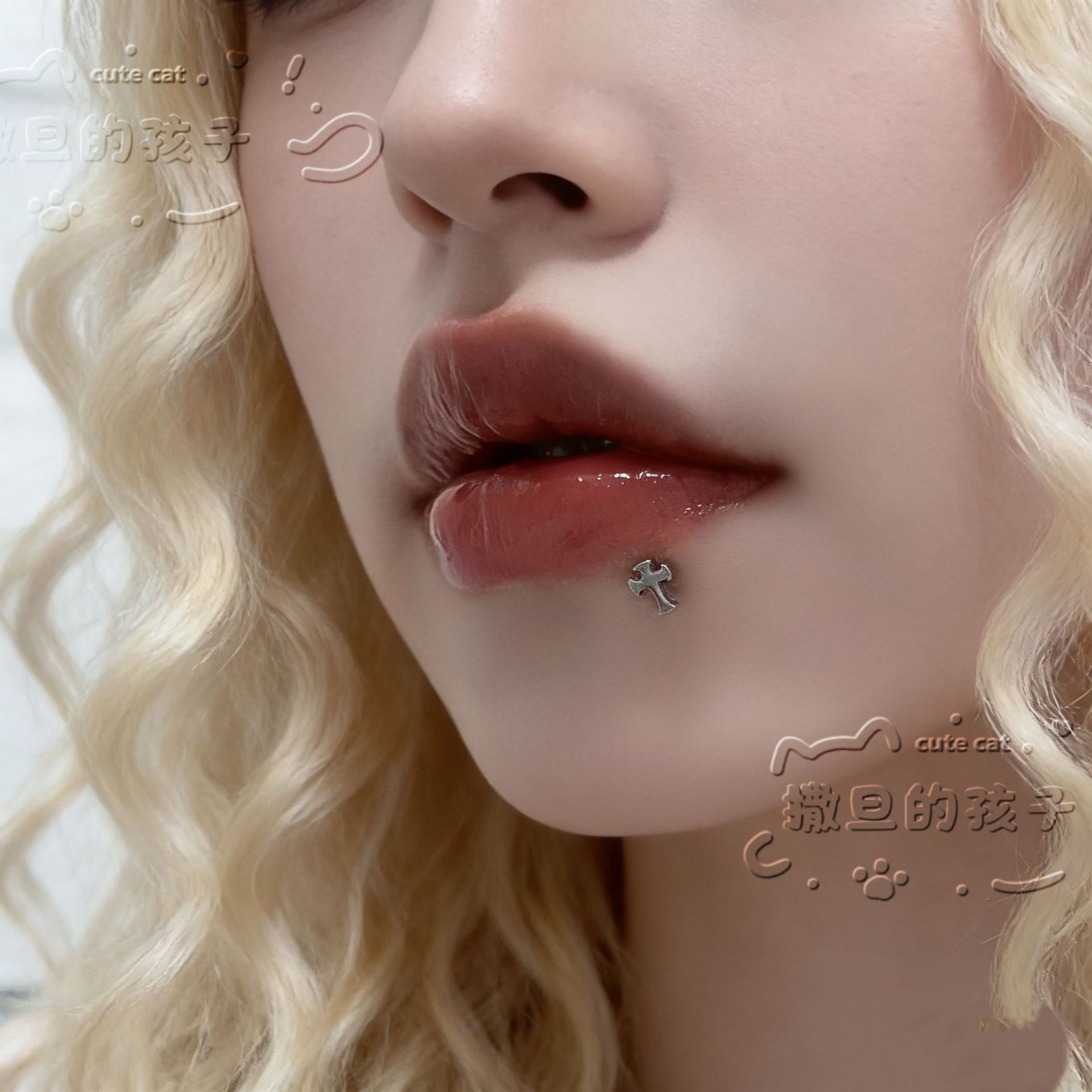 Silver pointed spike labret stud material detail