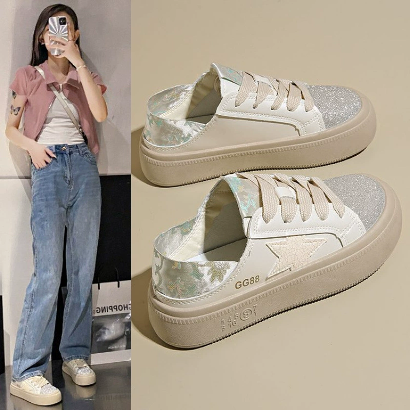 Звезды на толстой подошве носят повседневные маленькие белые туфли женские 2024 новые атласные ленивые туфли на каблуках мягкие туфли