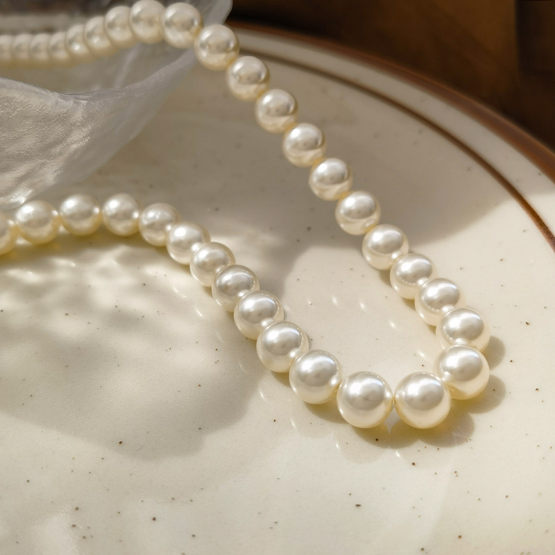 Wholesale Jewelry Elegant Streetwear Round Imitation Pearl Necklace display picture 5