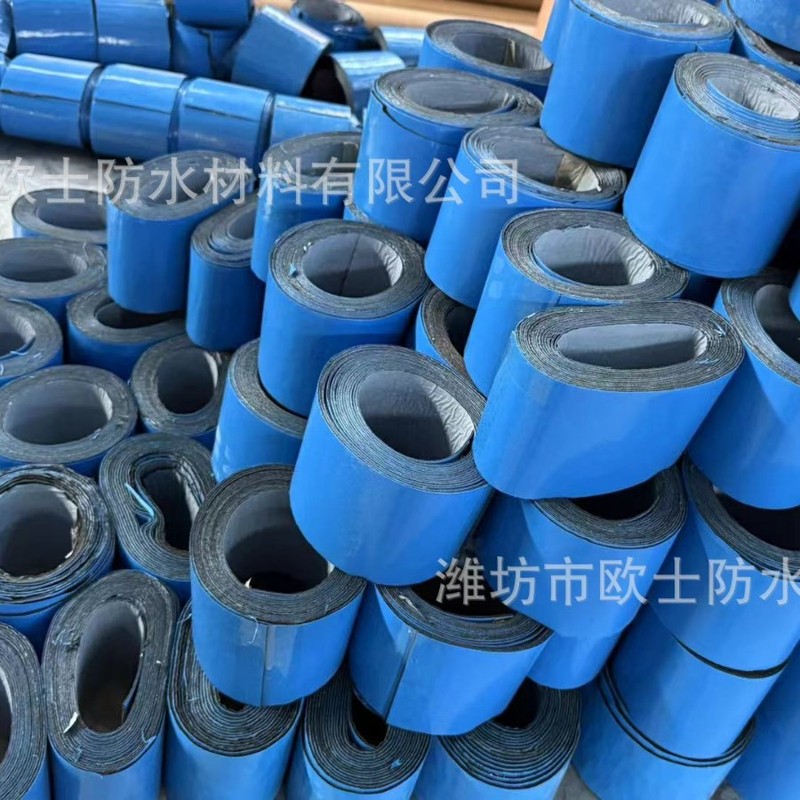 カラースチールタイル自己粘着防水ロール屋根改修ロール材漏れ防止高粘度材料でひび割れや水漏れを補修します。|undefined