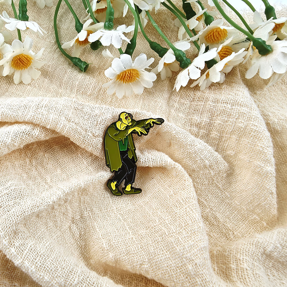 Scooby-Doo Green Zombie Enamel Badge Classic Zombie Villain Metal Brooch Halloween Theme Funny Decoration