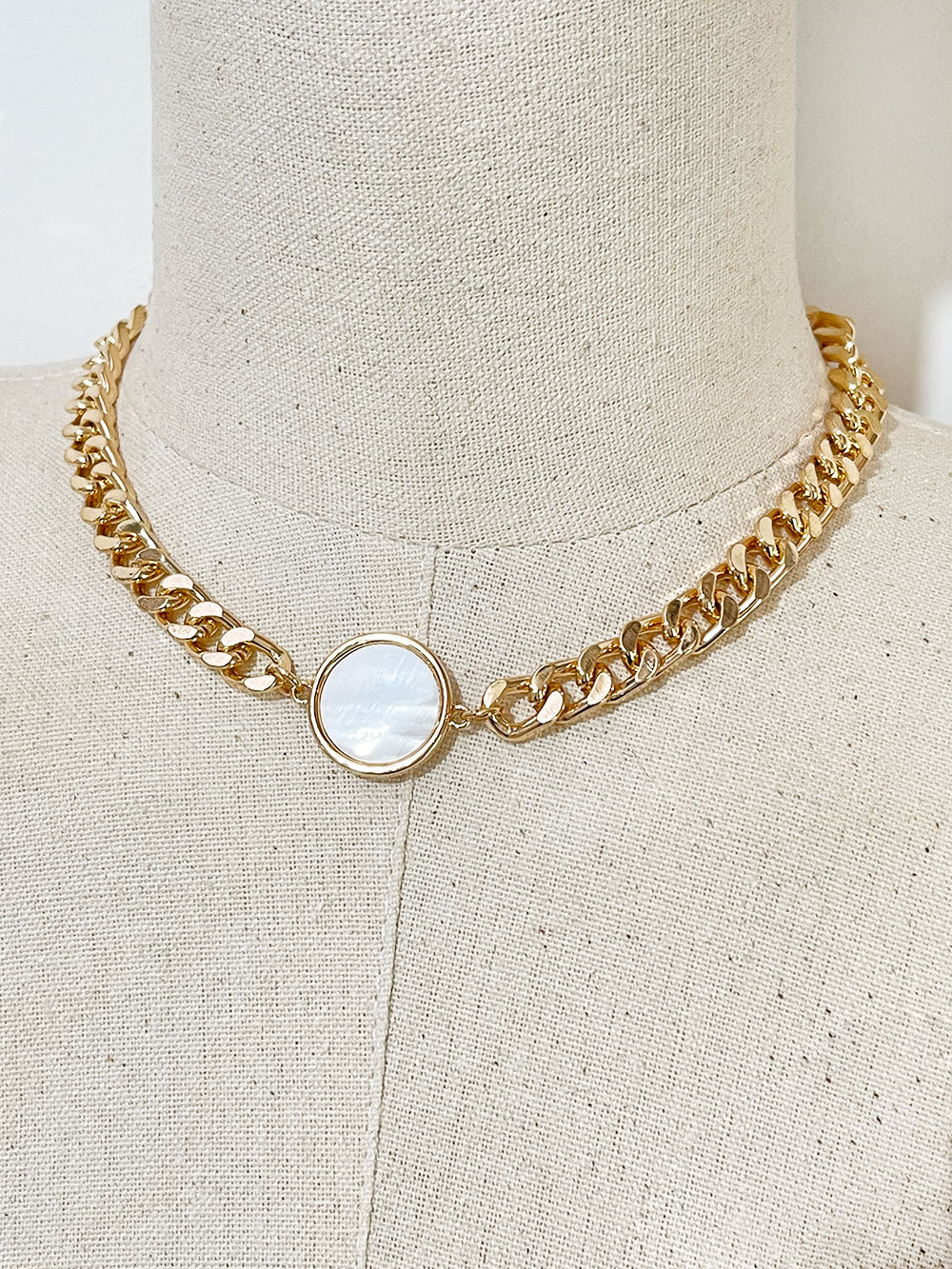 1 Piece Fashion Round Alloy Shell Plating Chain Womenu0027S Pendant Necklace