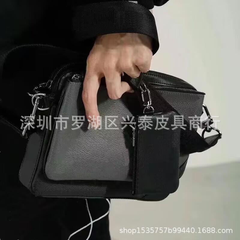 25 New Old Flower logotrio & Lv Black Samurai Three-in-One Men's Shoulder Messenger Bag Messenger Bag