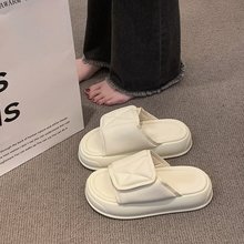 魔术贴鞋女夏外穿高感202470774新款踩屎级沙感厚底一字拖网拖红