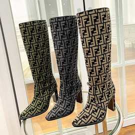欧美走秀款直筒靴女2025新款高跟尖头不过膝罗马机车大码时装靴潮