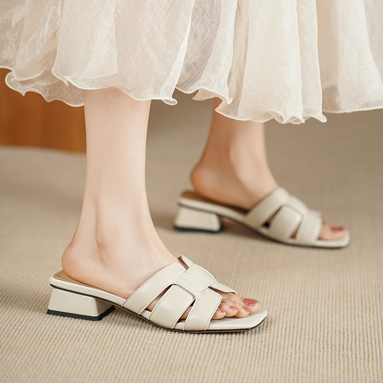 Dép sandal hở mũi vuông gót thấp da thật nữ tính — màu vàng nâu, Màu trắng nhạt