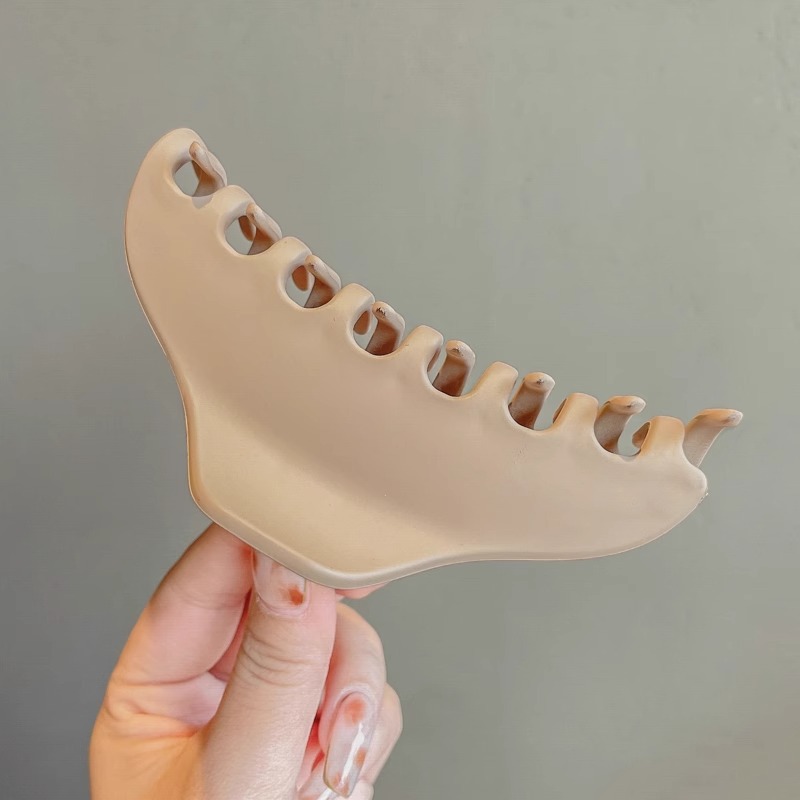 Gran volumen de cabello, horquilla larga, sentido avanzado femenino 2025 nuevo clip de agarre completo, clip de tiburón, tocado, horquilla