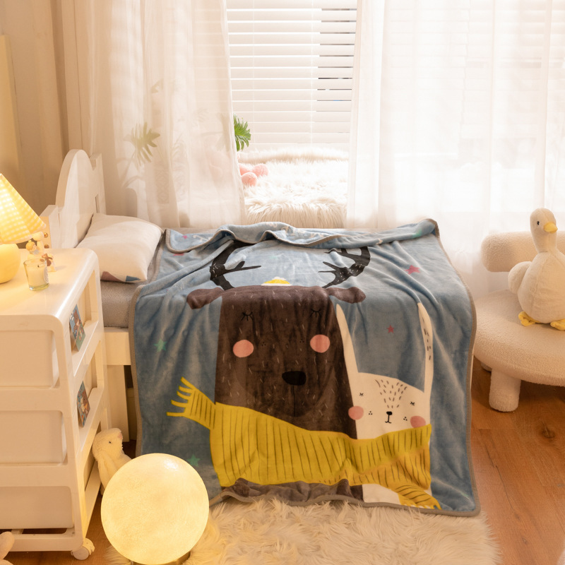 작은 회색 사슴과 작은 흰 토끼