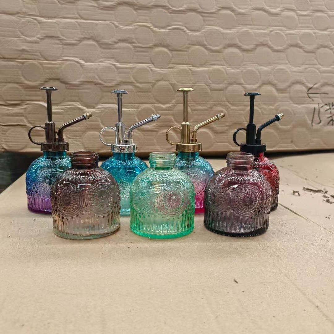 现货雕花玻璃喷壶复古浮雕园艺洒水浇花壶家用彩色按压喷药壶