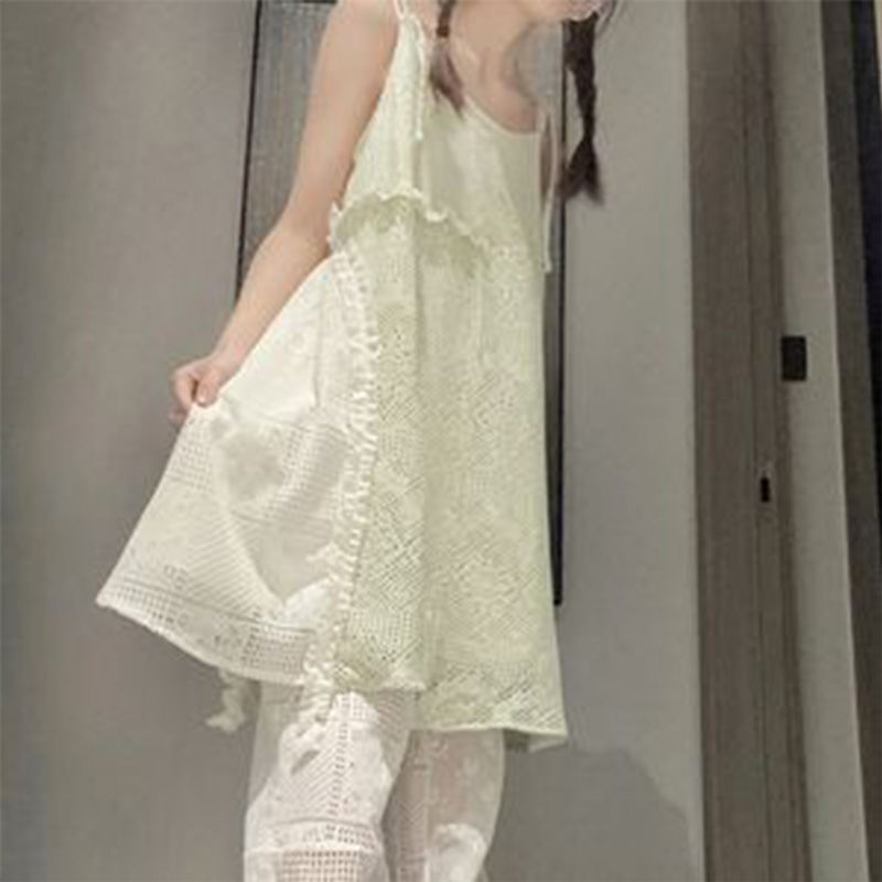 夏の海辺の雰囲気のリゾートスタイルのグリーンサスペンダードレス女性の夏の新しい雰囲気のバックレスロングスカート|undefined