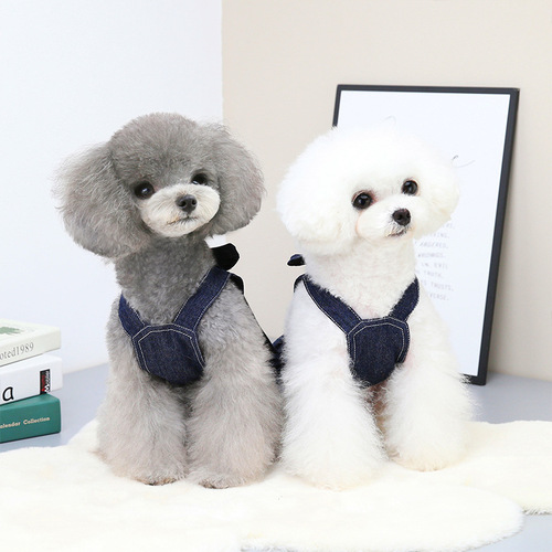 Spring and summer pet clothes, large bow tie, denim suit with hanging leash, Pomeranian pet dog, does not include leash
