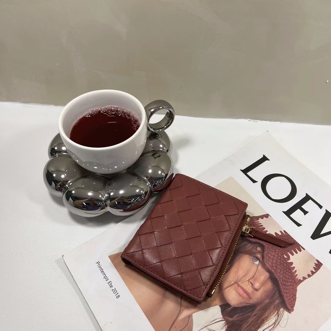 레드 다크 브라운