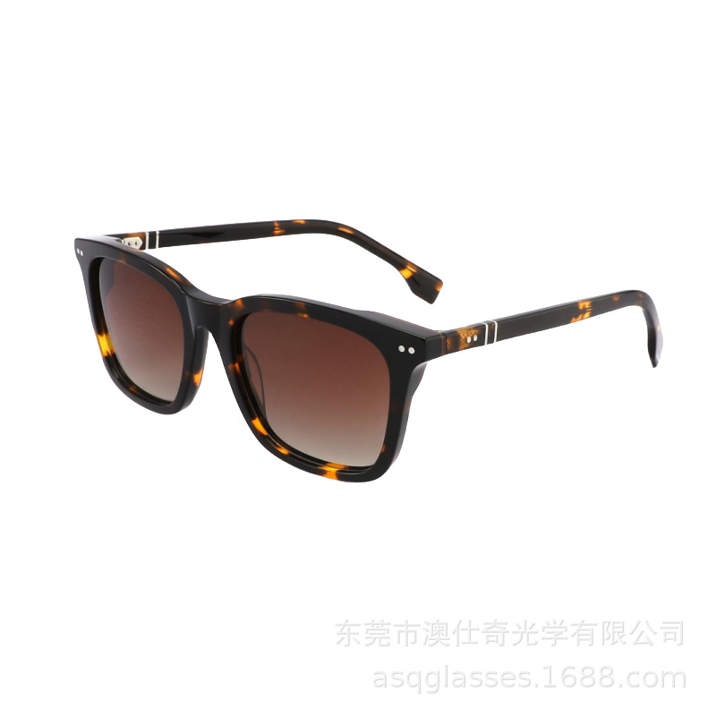Fashionable retro square sunglasses for men and women for elderly