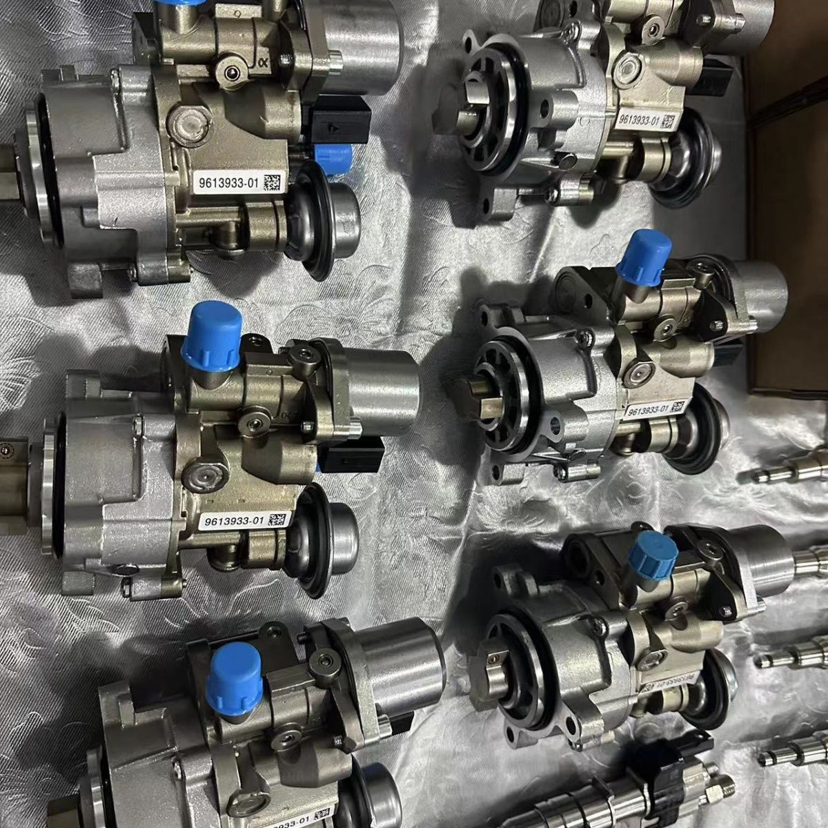 Suitable for Mercedes-Benz C180L C200 C260 C300 E200L E260 E300 Glc High Pressure Oil Pump