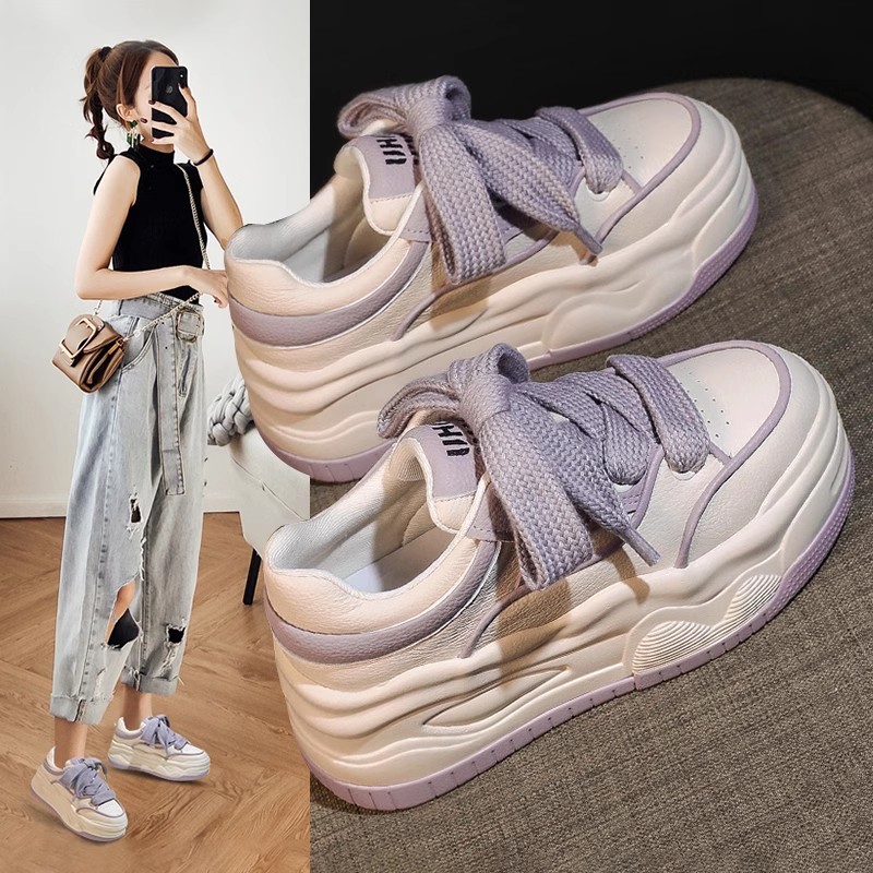 키높이 화이트 스니커즈 여성용, 키 작은 분들을 위한 2026년 봄 신상, 패셔너블하고 다재다능한 인기 상품, 천연 가죽 두꺼운 밑창 플랫폼 여성화