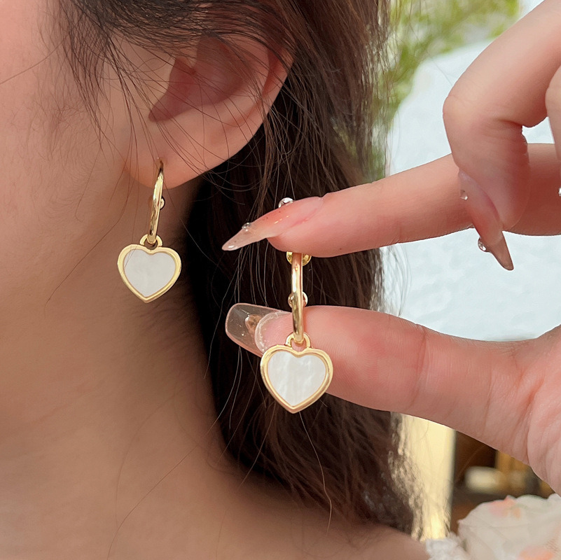 1 Pair Fashion Heart Shape Alloy Inlay Resin Valentine's Day Women's Drop Earrings display picture 5