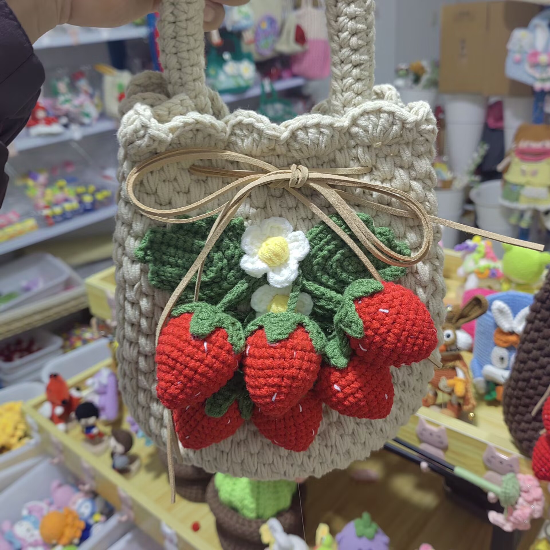 Estilo elegante y digno, ropa de gancho, bolsos de fresa, bolsos de teléfono móvil para la familia y las vacaciones. image 51