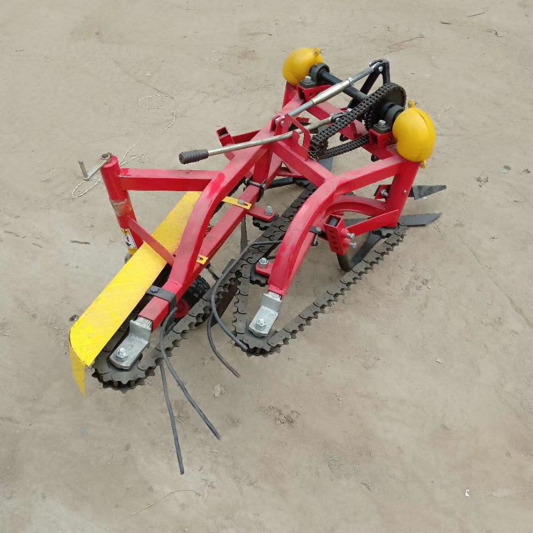 手扶拖拉机带链条有序排放挖花生收割机  新型链条一垄两行收花生