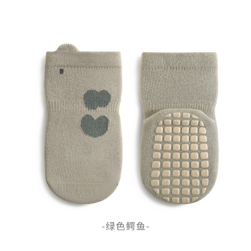 2024 primavera nuevo calcetines de piso de bebé otoño sin hueso indoor antideslizante dispensador de pegamento medias para bebés