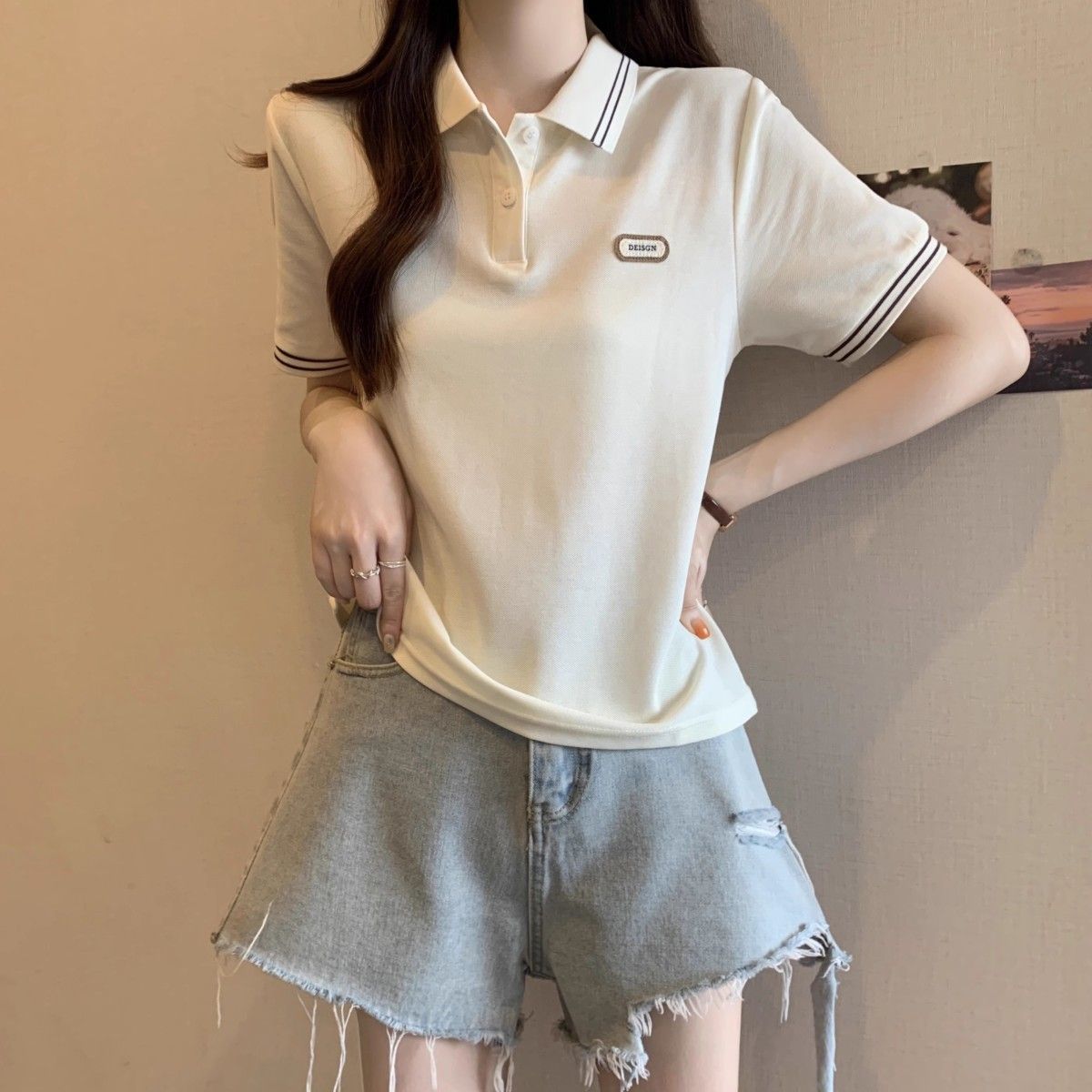 Camiseta suelta de manga corta de verano de talla grande para mujer Gordo mm delgado que cubre los hombros de la carne Estilo universitario de moda Top con cuello Polo image 4