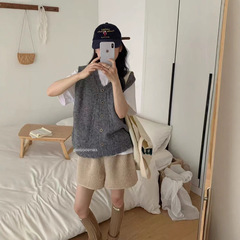韩系气质减龄麻花马甲V领单排扣叠穿针织背心女宽松无袖毛衣外套