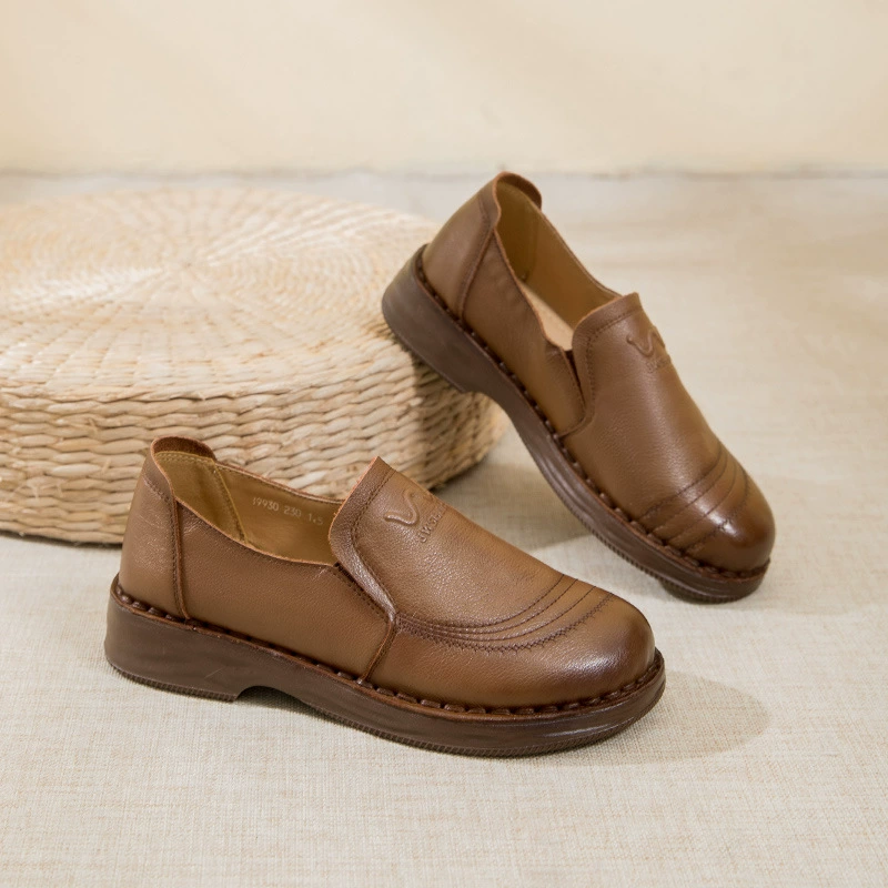 Shoes for mother, footwear, genuine leather, soft sole, for middle age