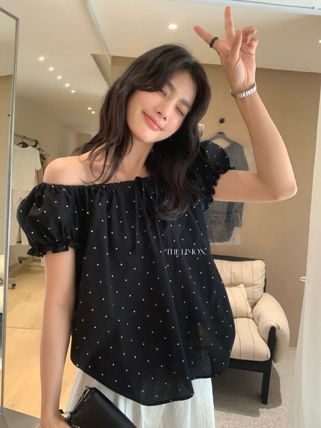 Áo sơ mi nữ tay bồng chấm bi phong cách Nhật, cổ dây rút, dáng suông trẻ trung — màu đen, màu trắng, xanh lá cây chi tiết 16