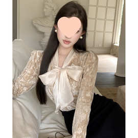 蝴蝶结系带丝绒衬衫女2026秋冬新款法式气质长袖设计感别致上衣潮