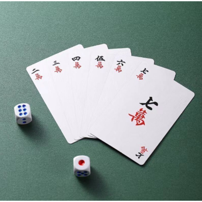 [Includes dice] Mahjong playing cards, home and travel simple packaging, waterproof and thickened playing cards.