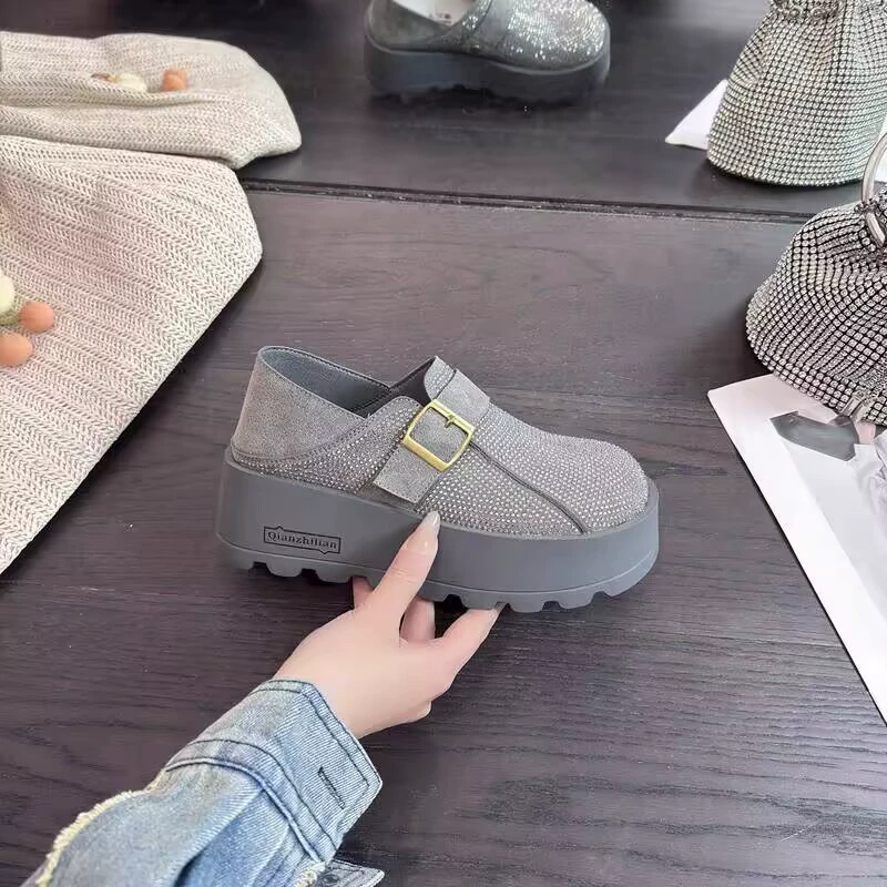 Интернет-красный рыжий кекс с толстой подошной маленькой обувью Birkenn Женская весна 2025 новый педаль два носить повседневные высокие туфли