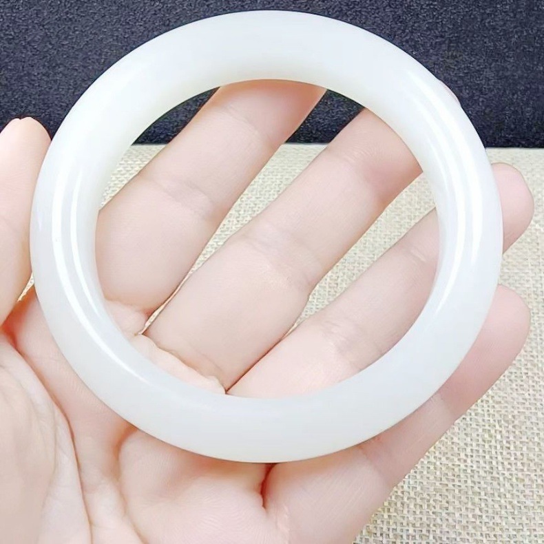Vòng tay ngọc Hetian tự nhiên cao cấp – vàng lụa trắng mỡ cừu, đường kính trong 54–63 mm chi tiết 14