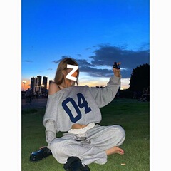 2024春と秋のアメリカのレトロなギャルの斜め肩のデジタルデザイン感の長袖のガードルの女性のゆったりしたズボンの2つのセット