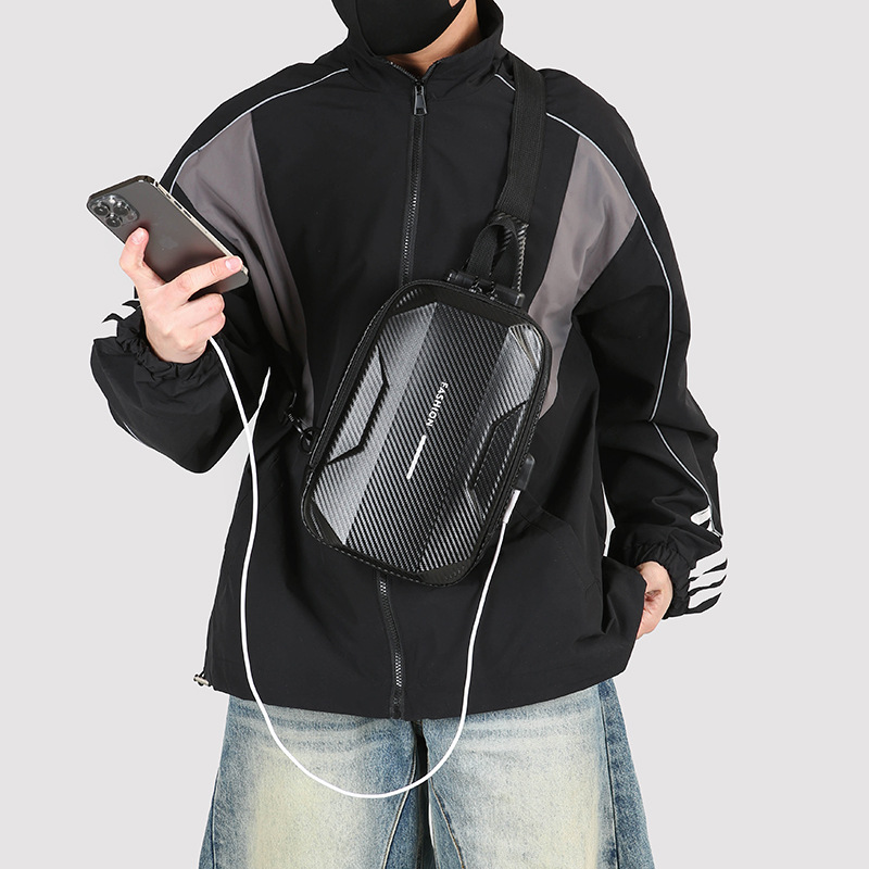 胸包男士个性高级感硬壳机车骑行背包街头潮流休闲密码锁斜跨包