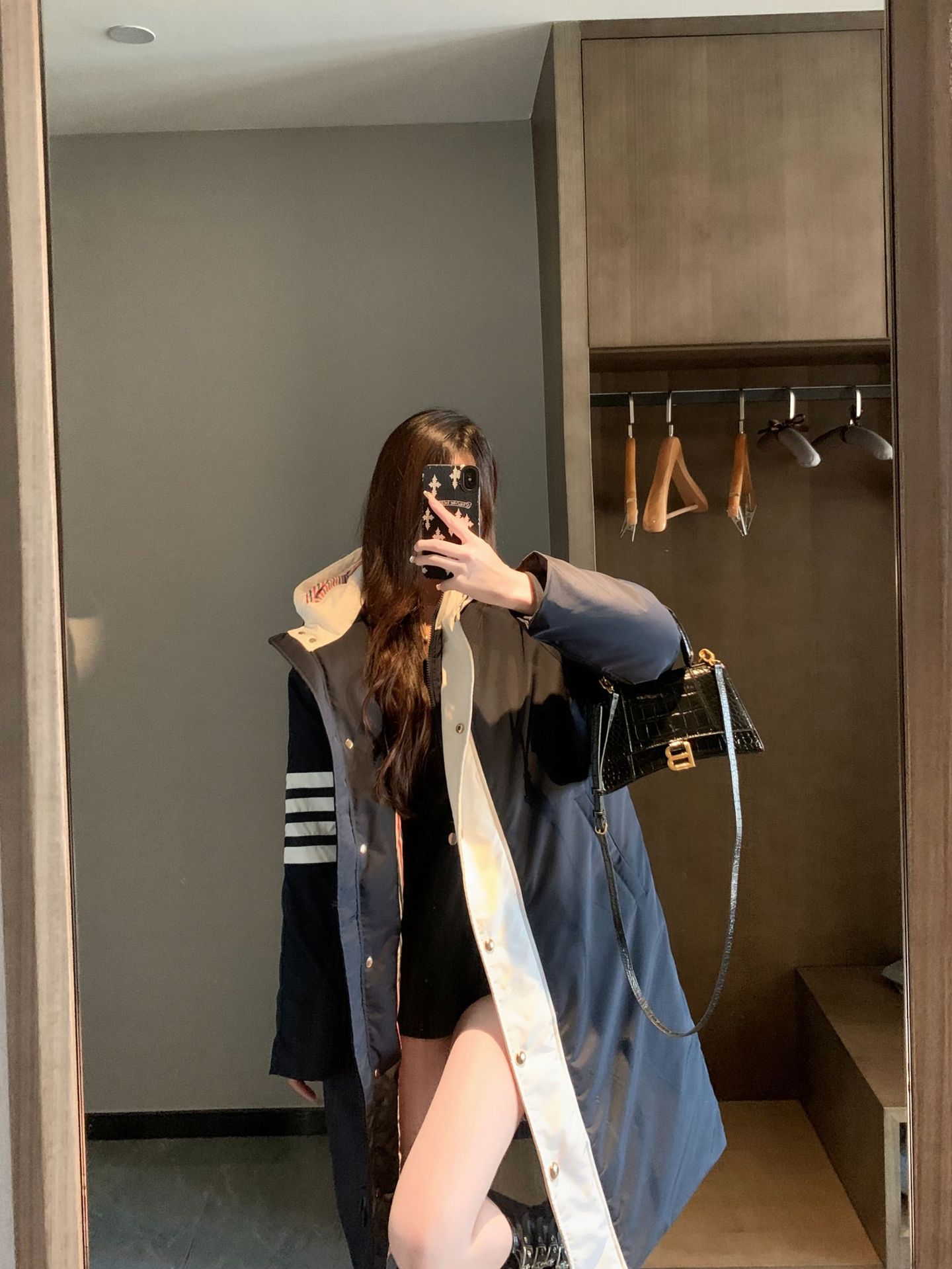 화이트 플래킷 다운 재킷