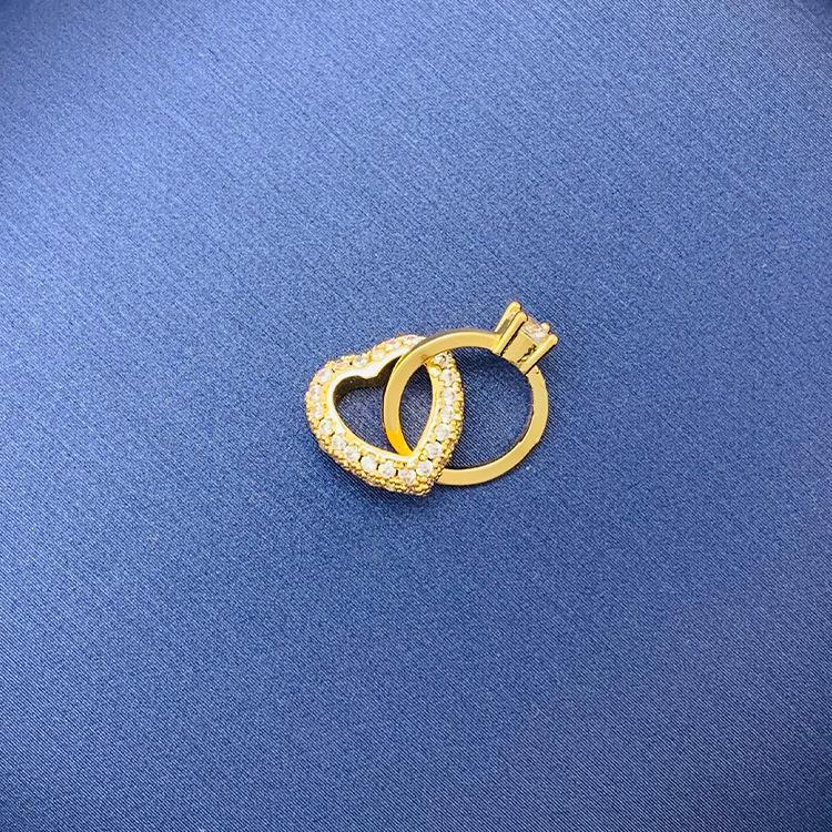 Tiktok Venta caliente colgante al por mayor auto-seleccionado 100 cobre colgante único con fuente de cadena de fábrica al por mayor sin cadena