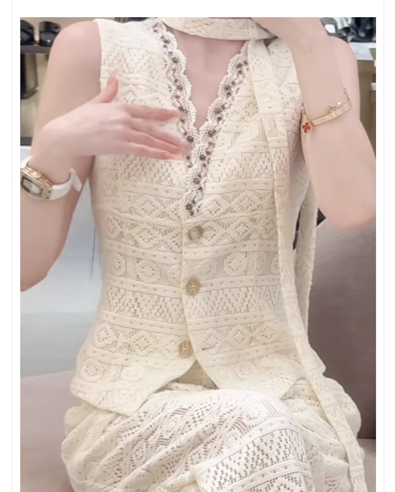 Bộ jumpsuit nữ dài tay cổ V khoét lỗ phong cách sang trọng mùa hè 2026 — Quần dài, Áo ba lỗ chi tiết 2