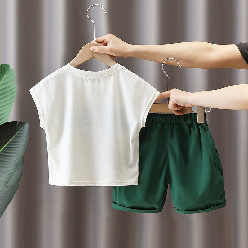 7139 Traje de chaleco con letras para niños 2025 Nuevo estilo de verano para bebés Ropa sin mangas de estilo occidental Ropa deportiva de verano para niños