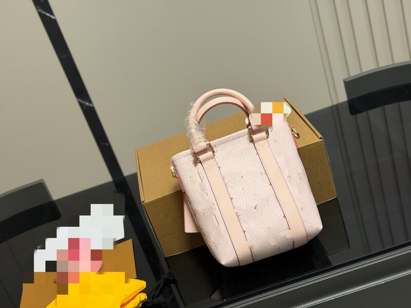 Mc's 2025 New Vegetable Basket Print Handbag Shopping Bag Versatile for Commuting Shoulder Crossbody Tote Bag Light Luxury
